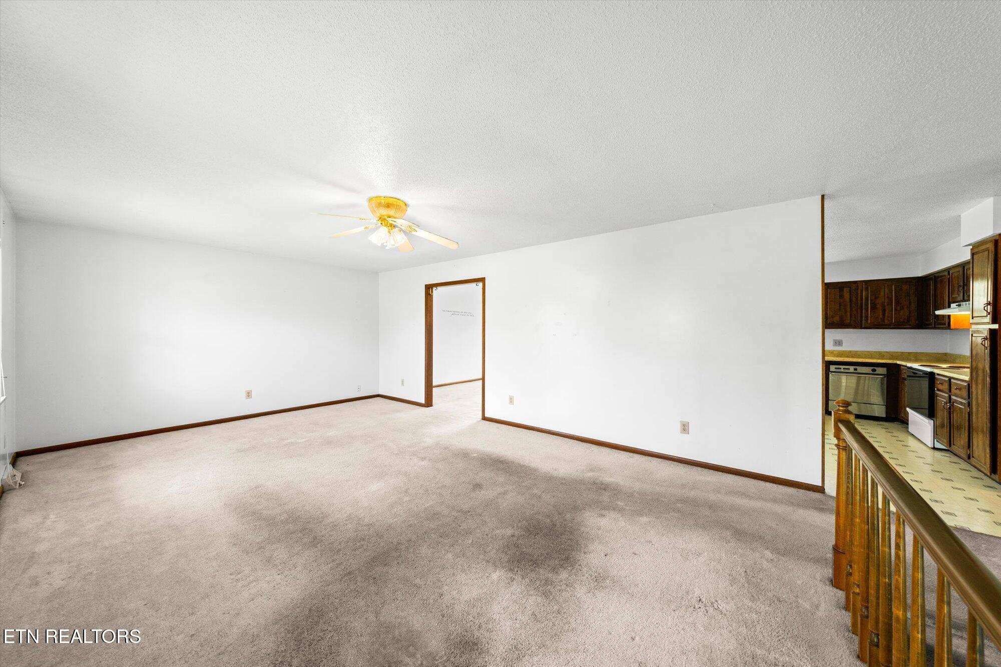 7205 Chartwell Road Knoxville, TN 37931 - Photo 7 of 29 Living room