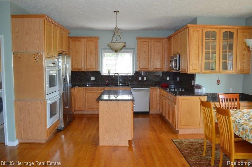 9665 Quail Ridge Run Brighton, MI 48114 - Photo 37 of 73 70308.jpg