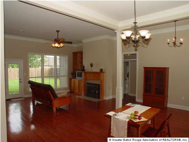 10448 Springrose Avenue Baton Rouge, LA 70810 - Photo 2 of 12