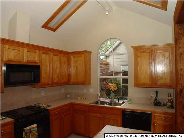 10448 Springrose Avenue Baton Rouge, LA 70810 - Photo 5 of 12