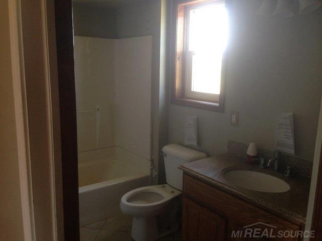 5733 Trumble Road St. Clair, MI 48079 - Photo 13 of 14 31259555-12.JPG