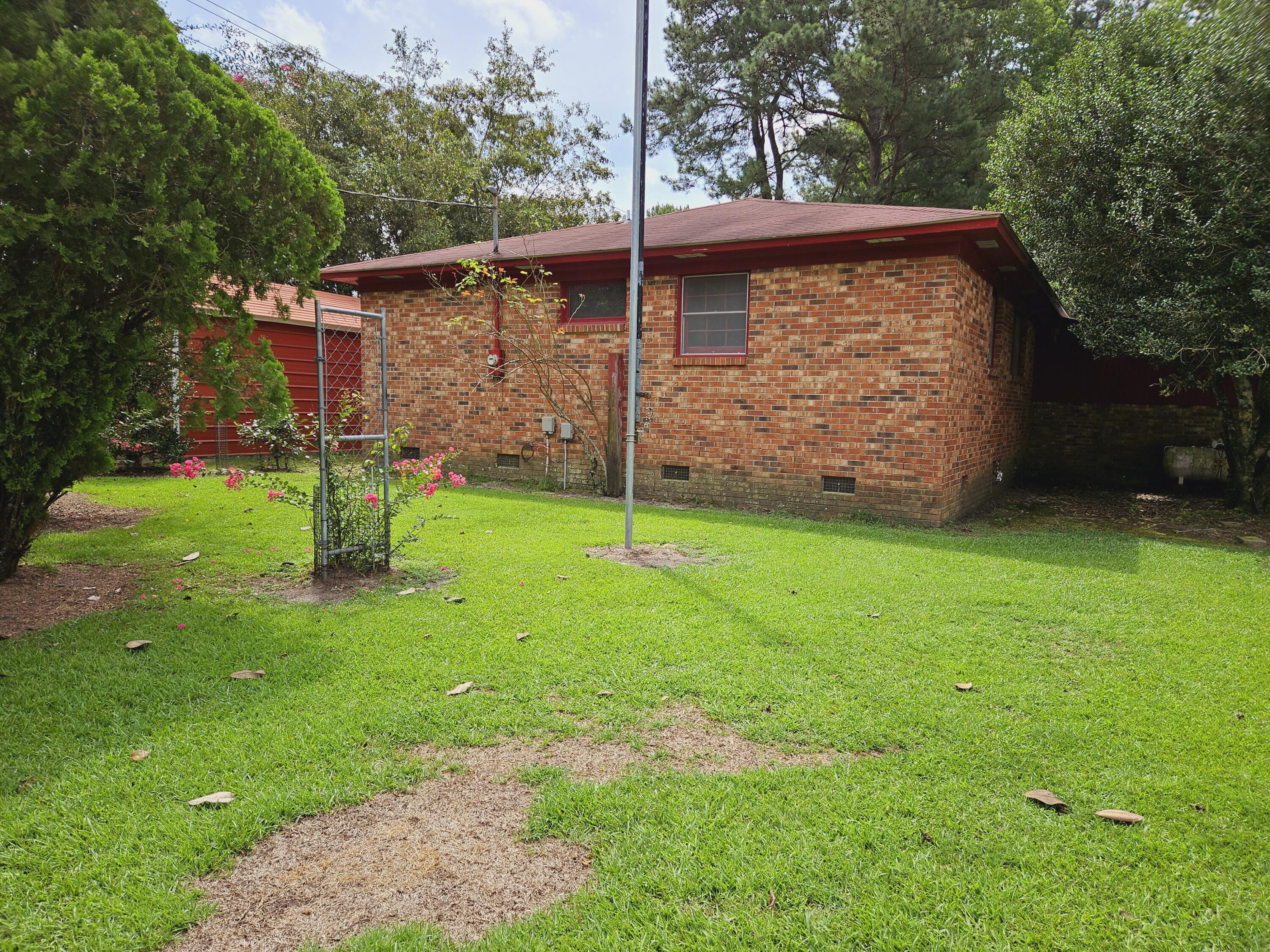 499 State Rd S-15-48 Smoaks, SC 29481 - Photo 12 of 42 20230810_114517