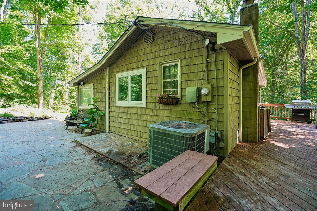 12000 Mente Road Manassas, VA 20112 - Photo 13 of 30 Patio and Deck