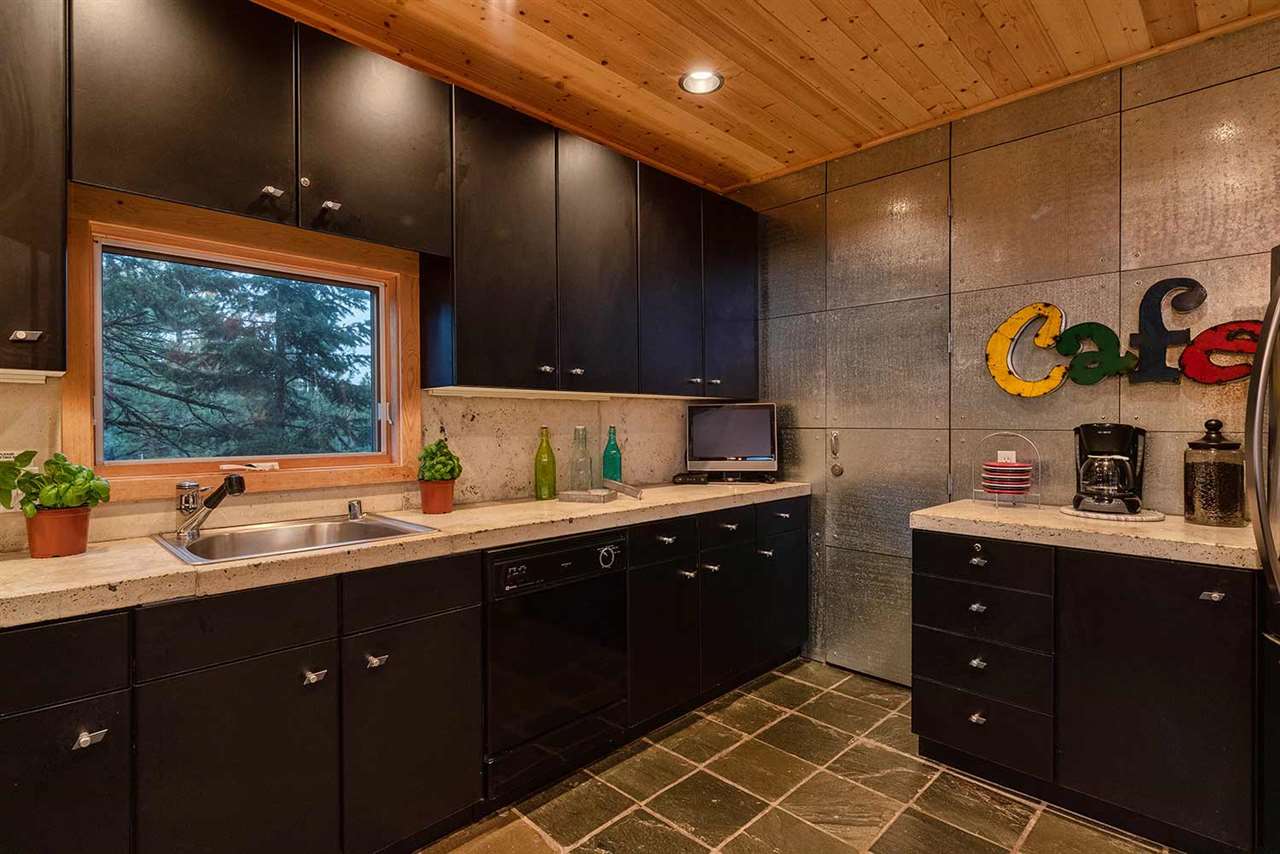 11705 Kitzbuhel Road Truckee, CA 96161 - Photo 5 of 14 Gallery Image 5
