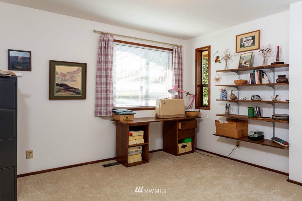 18914 Ross Road Bothell, WA 98011 - Photo 13 of 15 Gallery Image 13