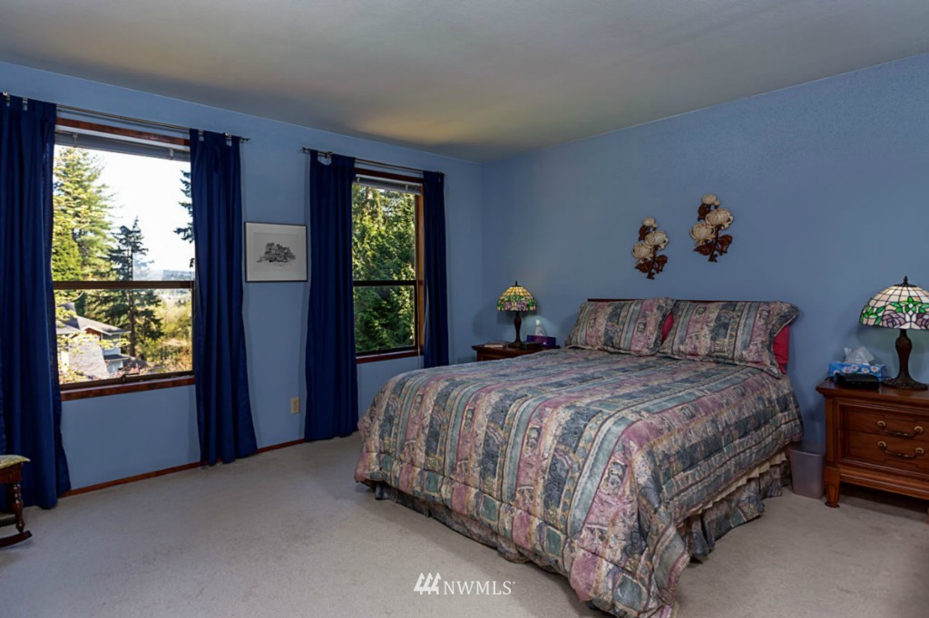 18914 Ross Road Bothell, WA 98011 - Photo 3 of 15 Gallery Image 3