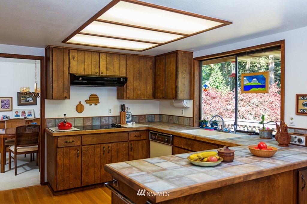 18914 Ross Road Bothell, WA 98011 - Photo 7 of 15 Gallery Image 7