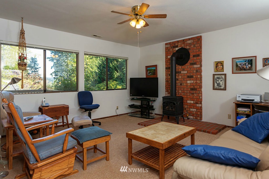 18914 Ross Road Bothell, WA 98011 - Photo 9 of 15 Gallery Image 9