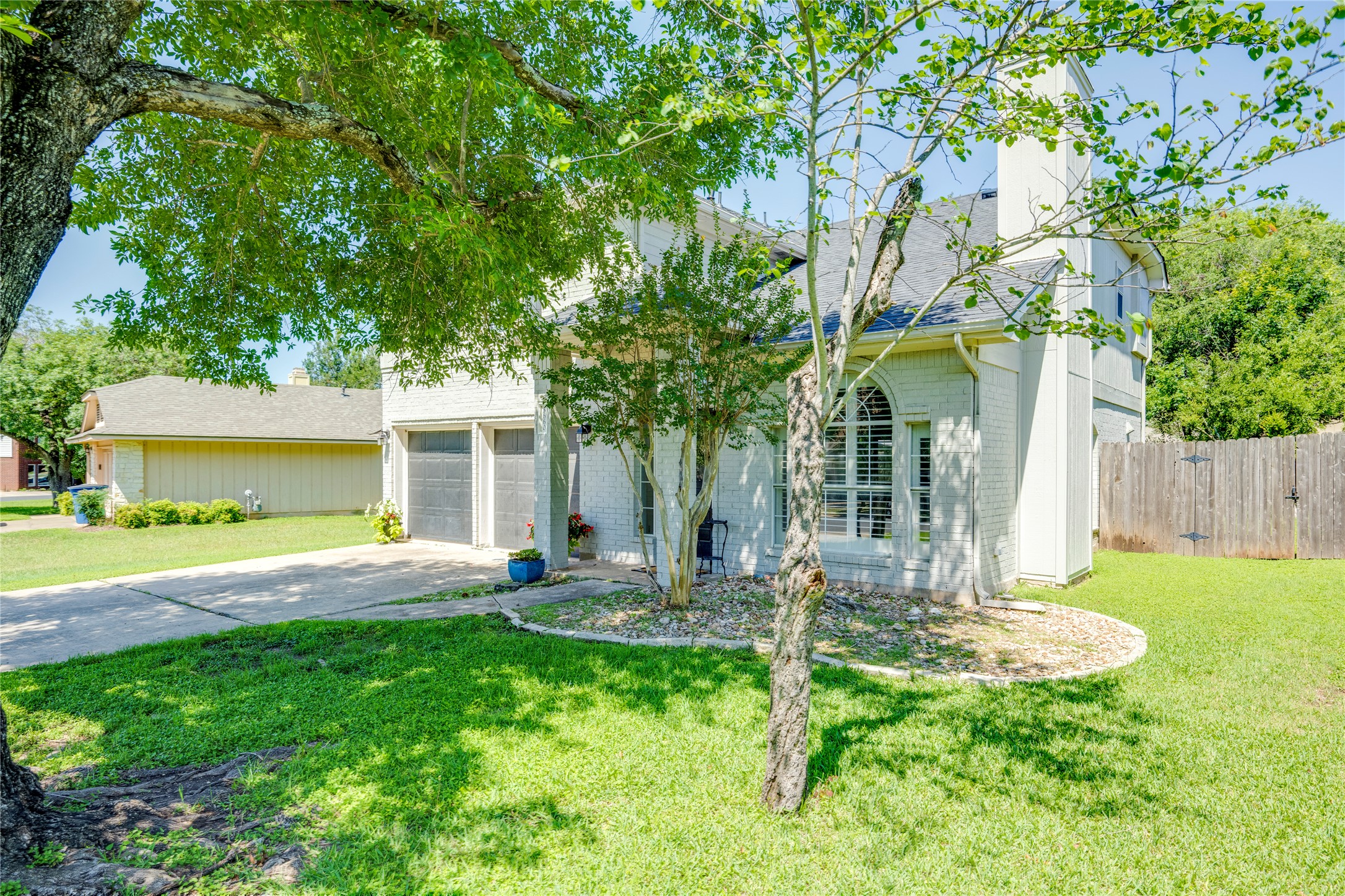 5660 Wagon Train Road Austin, TX 78749 - Photo 2 of 31