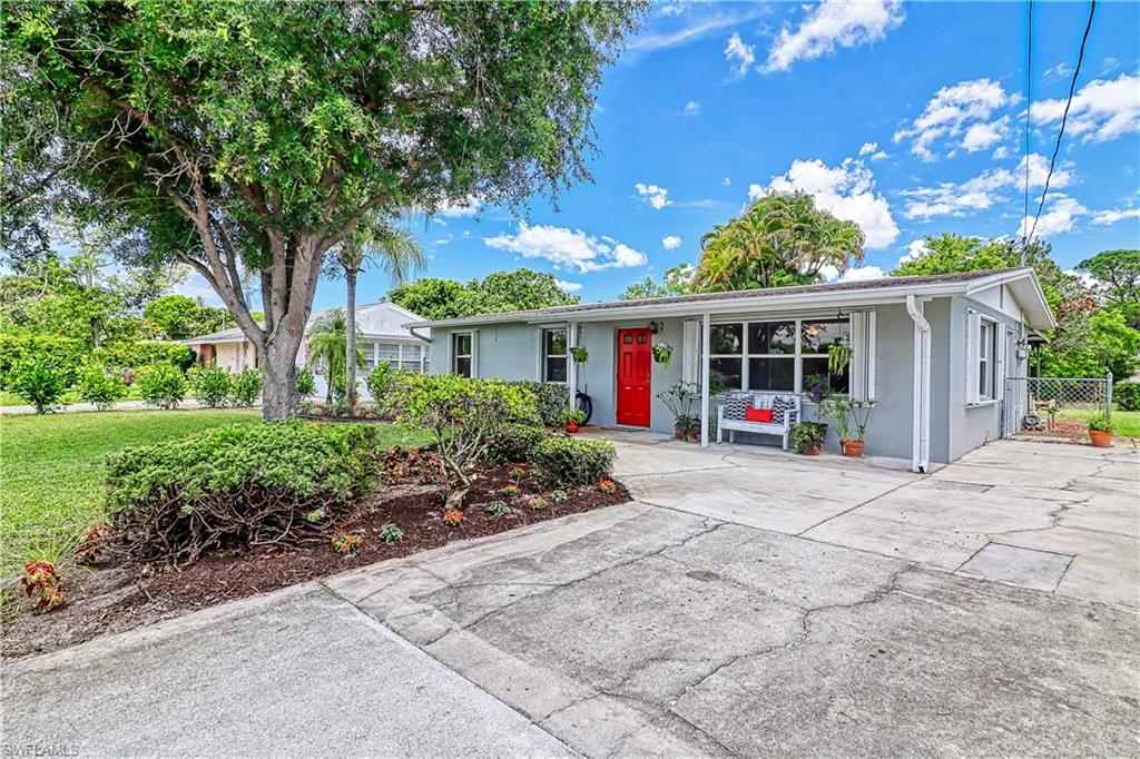 1355 Rordon Avenue Naples, FL 34103 - Photo 25 of 25 Plenty of parking