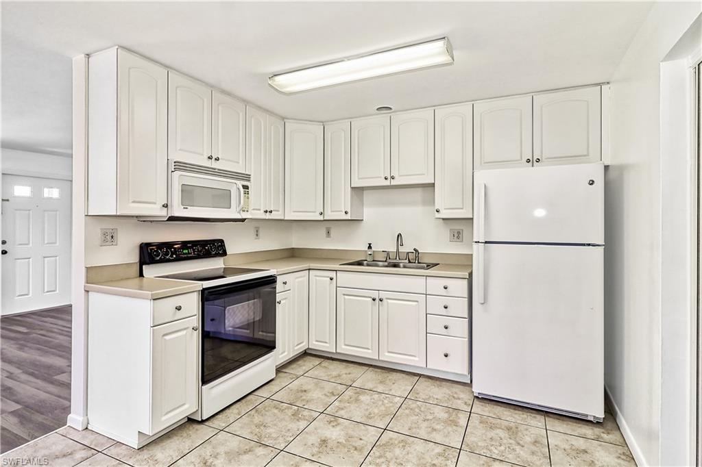 1355 Rordon Avenue Naples, FL 34103 - Photo 9 of 25 Gallery Image 9