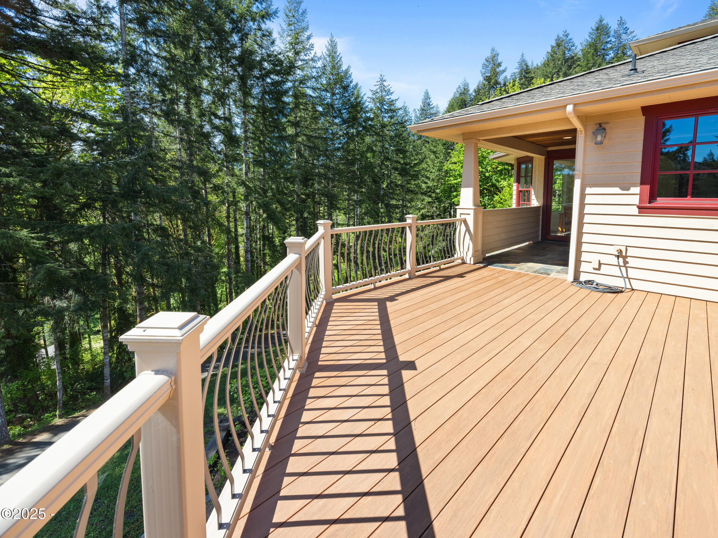245 Olalla Road Toledo, OR 97391 - Photo 31 of 47 Deck View