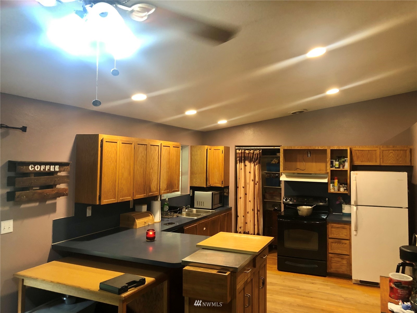144 Morgan Road Toutle, WA 98649 - Photo 18 of 40 a kitchen with stainless steel appliances granite countertop a refrigerator and a stove