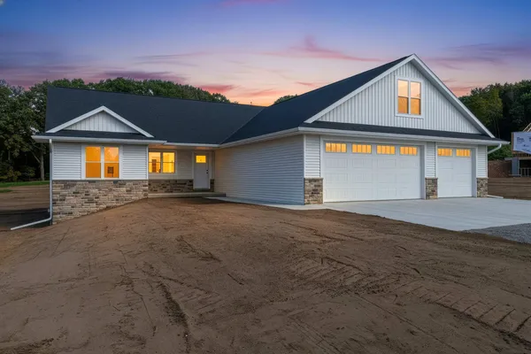 $649,900 | 3718 Harolds Way, Suamico, WI 54313