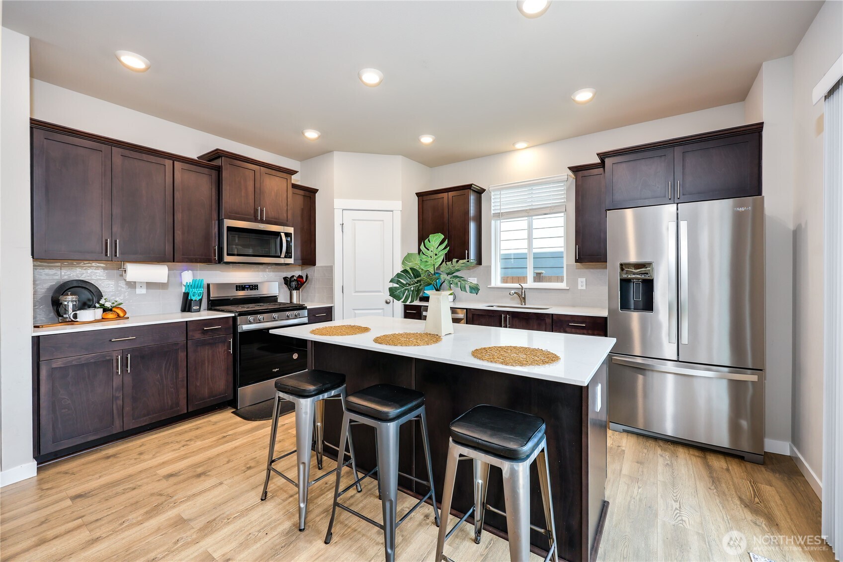 6067 Waverly Road Southwest Port Orchard, WA 98367 - Photo 11 of 29 Gallery Image 11