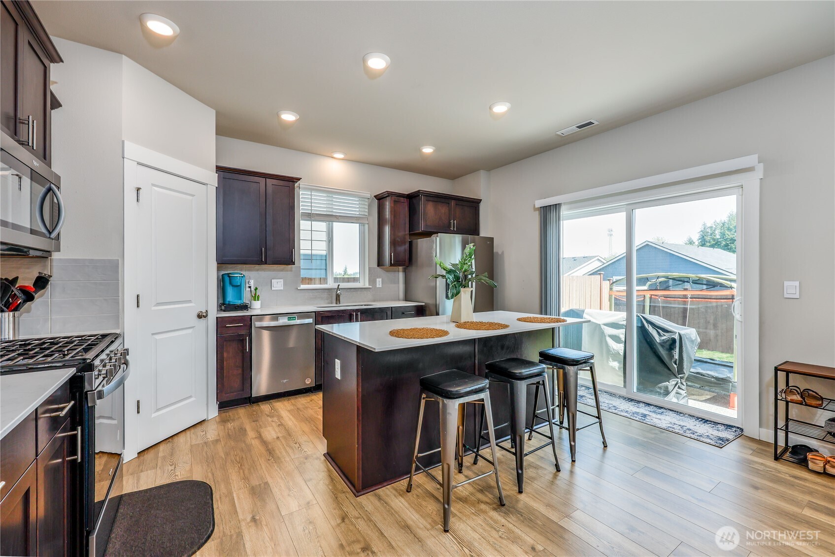 6067 Waverly Road Southwest Port Orchard, WA 98367 - Photo 10 of 29 Gallery Image 10