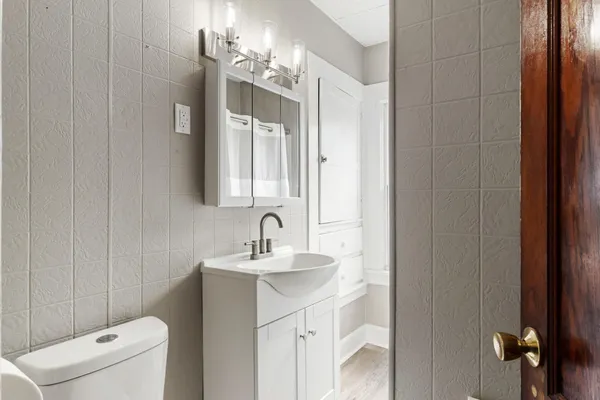 $105,000 | 140 Moore Street, Jackson, MI 49203