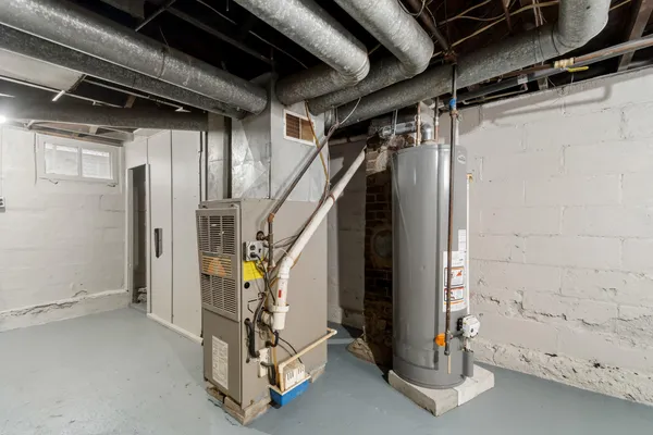 $105,000 | 140 Moore Street, Jackson, MI 49203