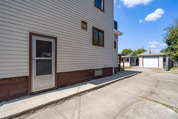 $105,000 | 140 Moore Street, Jackson, MI 49203