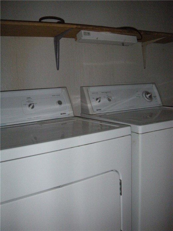 2529 Rio Grande Street, Unit 57 Austin, TX 78705 - Photo 15 of 20 a close view of stove