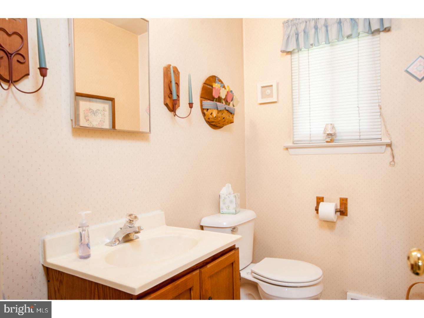 1055 Lavera Road Warminster, PA 18974 - Photo 10 of 25 Half Bath