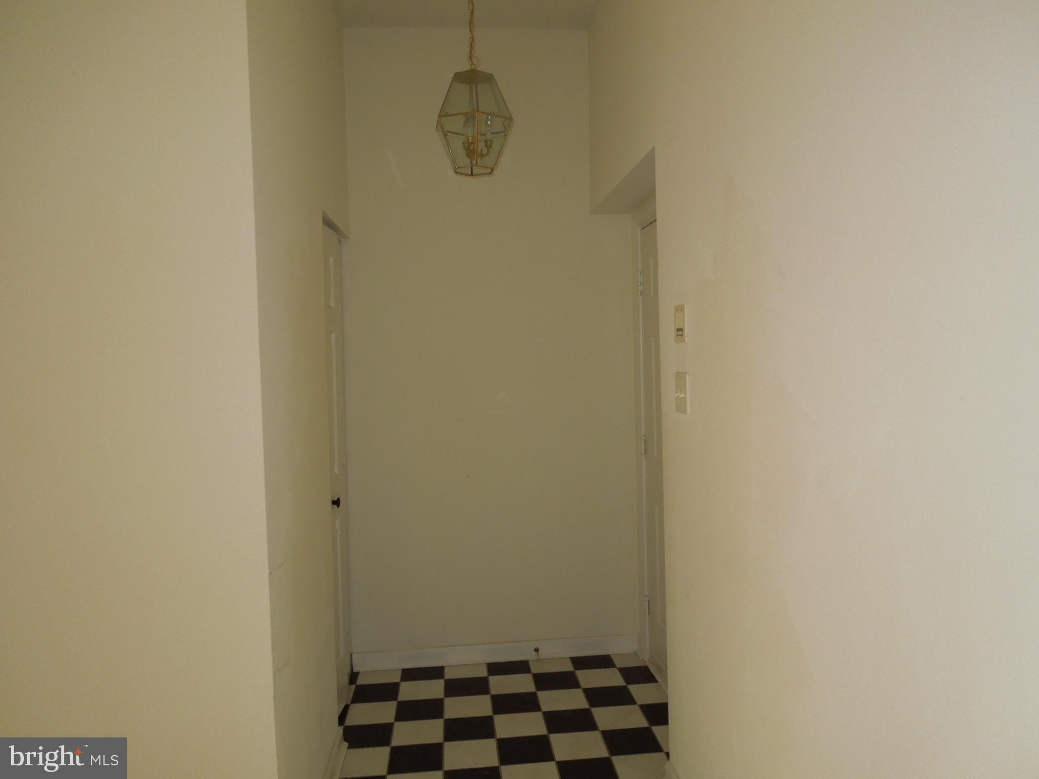8233 Poplar Mill Road Baltimore, MD 21236 - Photo 3 of 20 Foyer