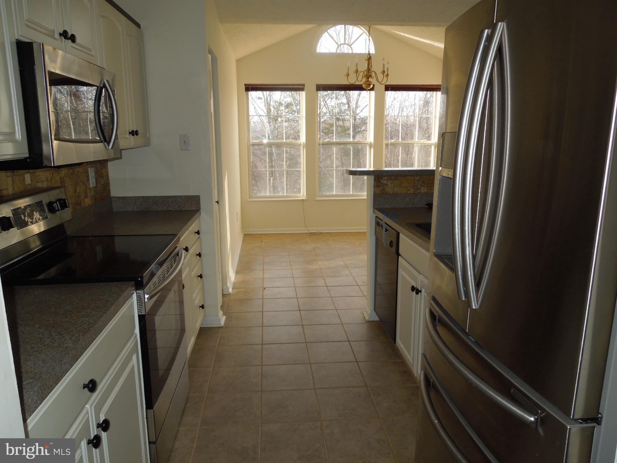 8233 Poplar Mill Road Baltimore, MD 21236 - Photo 6 of 20 Kitche