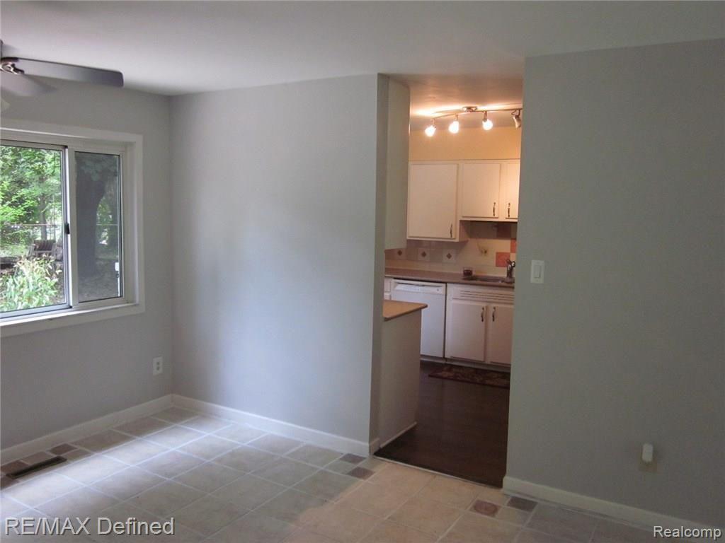 147 Old Perch Road Rochester Hills, MI 48309 - Photo 11 of 31