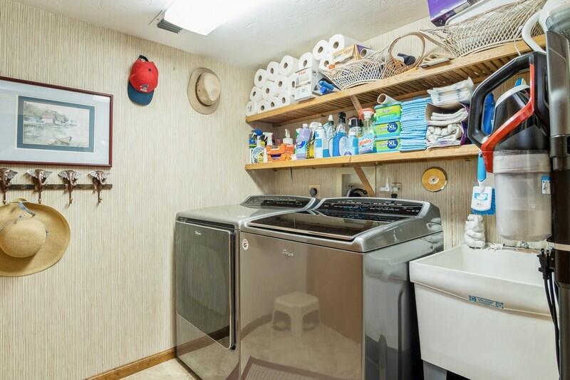 106 Timber Lane Jupiter, FL 33458 - Photo 22 of 35 Laundry