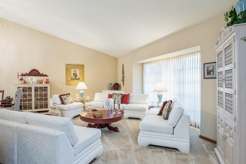 106 Timber Lane Jupiter, FL 33458 - Photo 3 of 35 Living Room