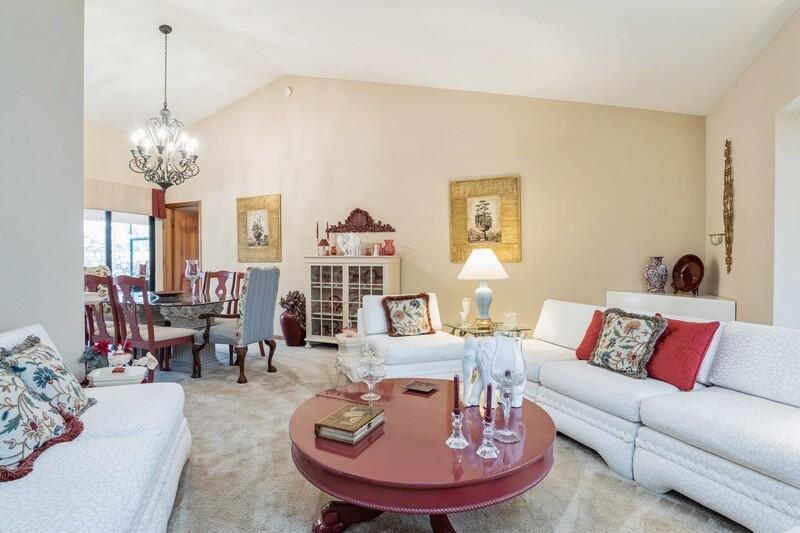 106 Timber Lane Jupiter, FL 33458 - Photo 5 of 35 Living Room