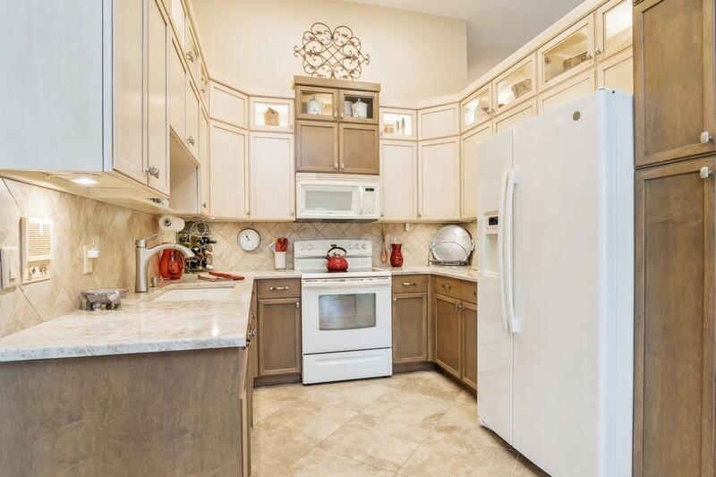 106 Timber Lane Jupiter, FL 33458 - Photo 6 of 35 Kitchen