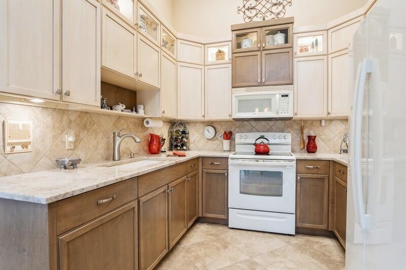 106 Timber Lane Jupiter, FL 33458 - Photo 7 of 35 Kitchen