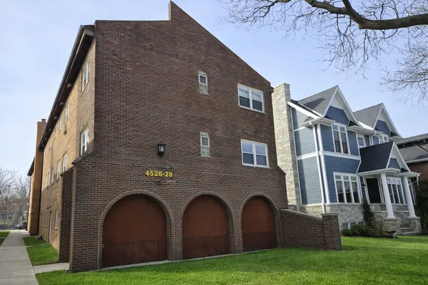 $1,850 | 4526 North Seeley Avenue, Unit 2E, Chicago, IL 60625