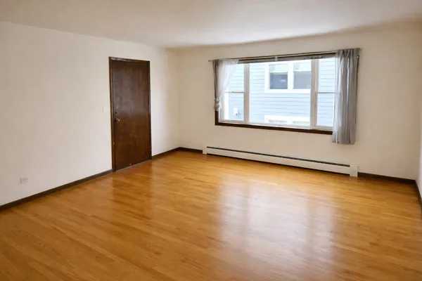$1,850 | 4526 North Seeley Avenue, Unit 2E, Chicago, IL 60625