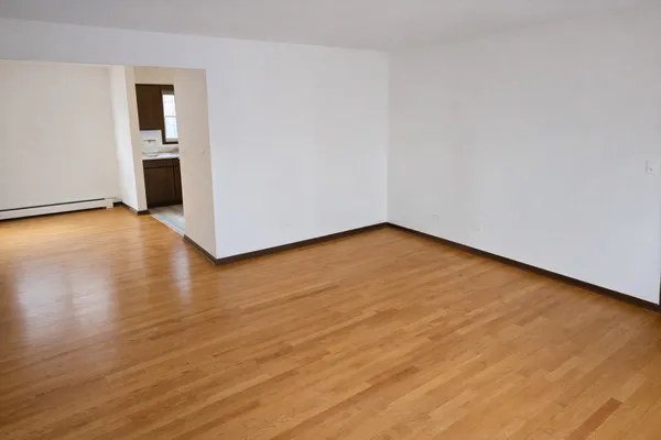 $1,850 | 4526 North Seeley Avenue, Unit 2E, Chicago, IL 60625