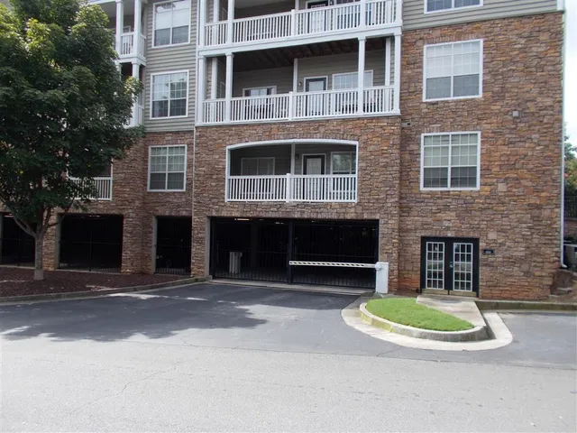 $2,268 | 6210 Peachtree Dunwoody Road, Unit 445, Atlanta, GA 30328