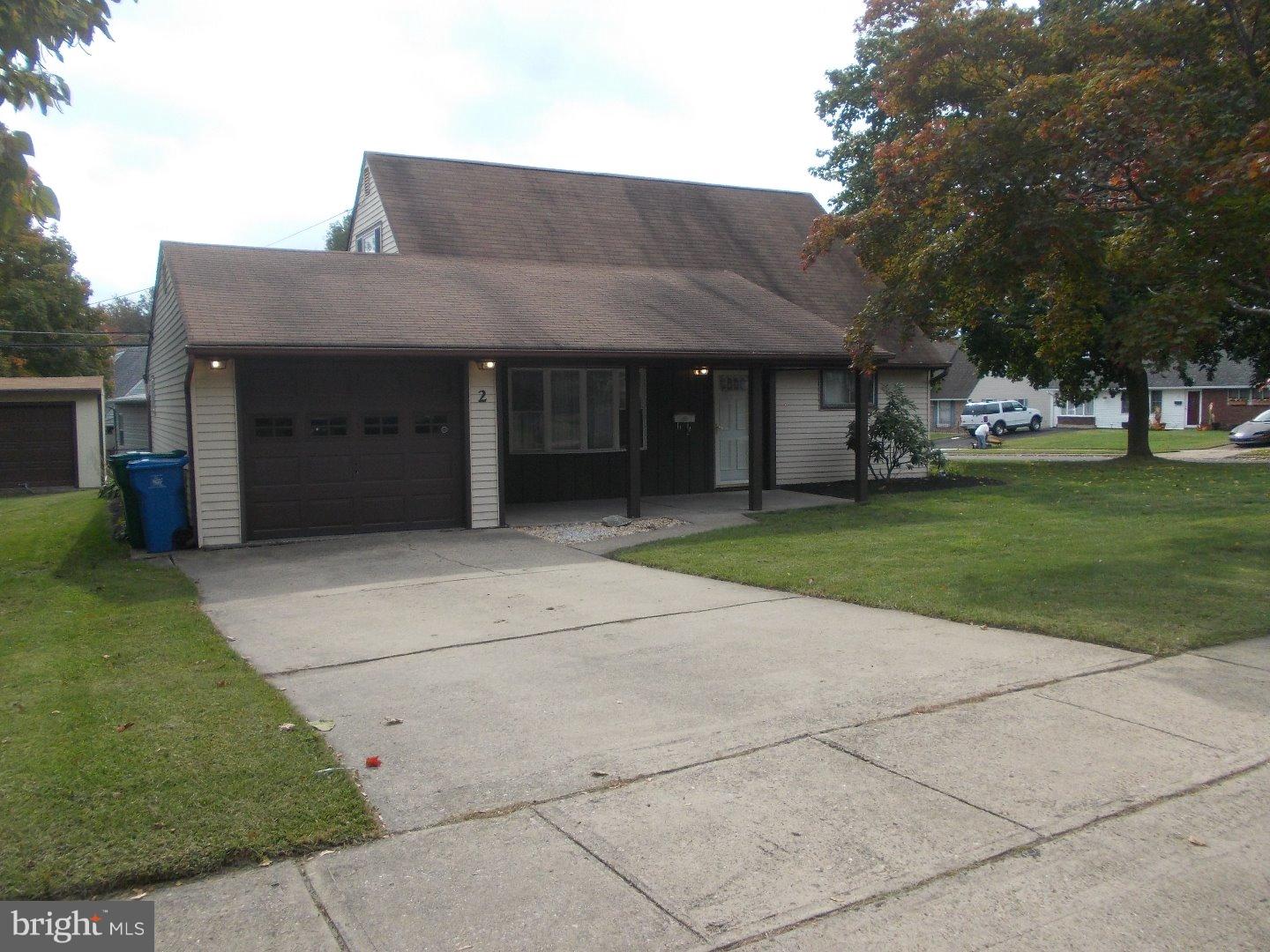2 Verdant Road Levittown, PA 19057 - Photo 3 of 23 Driveway