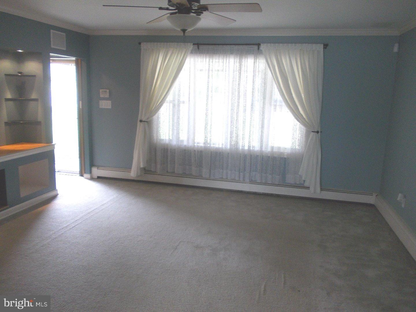 2 Verdant Road Levittown, PA 19057 - Photo 8 of 23 Living Room