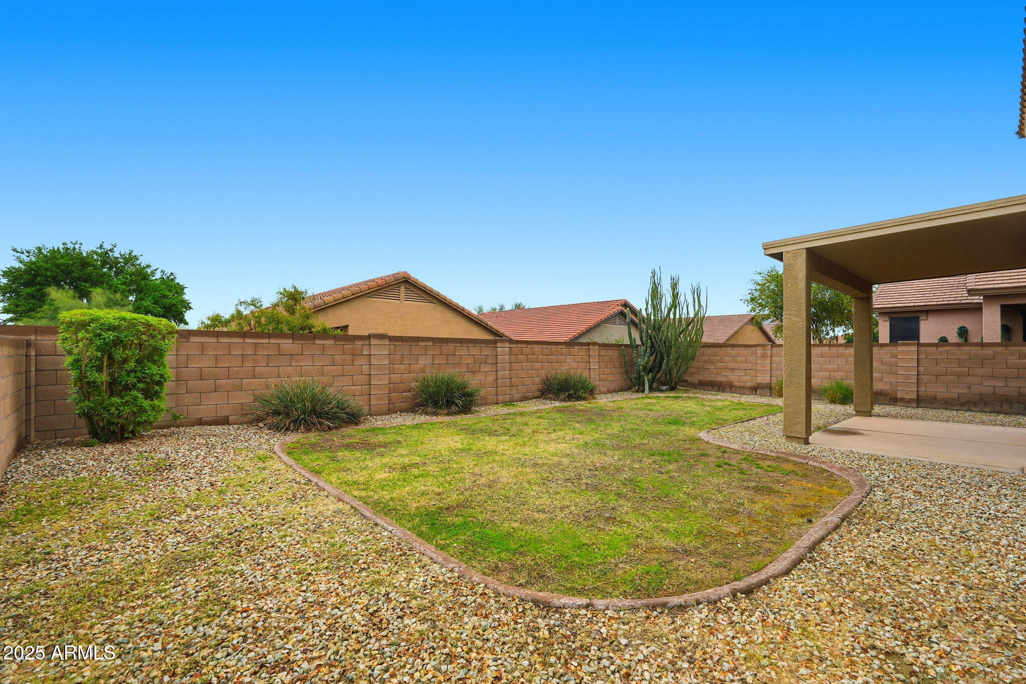 26913 North 85th Drive Peoria, AZ 85383 - Photo 45 of 48 a view of a backyard