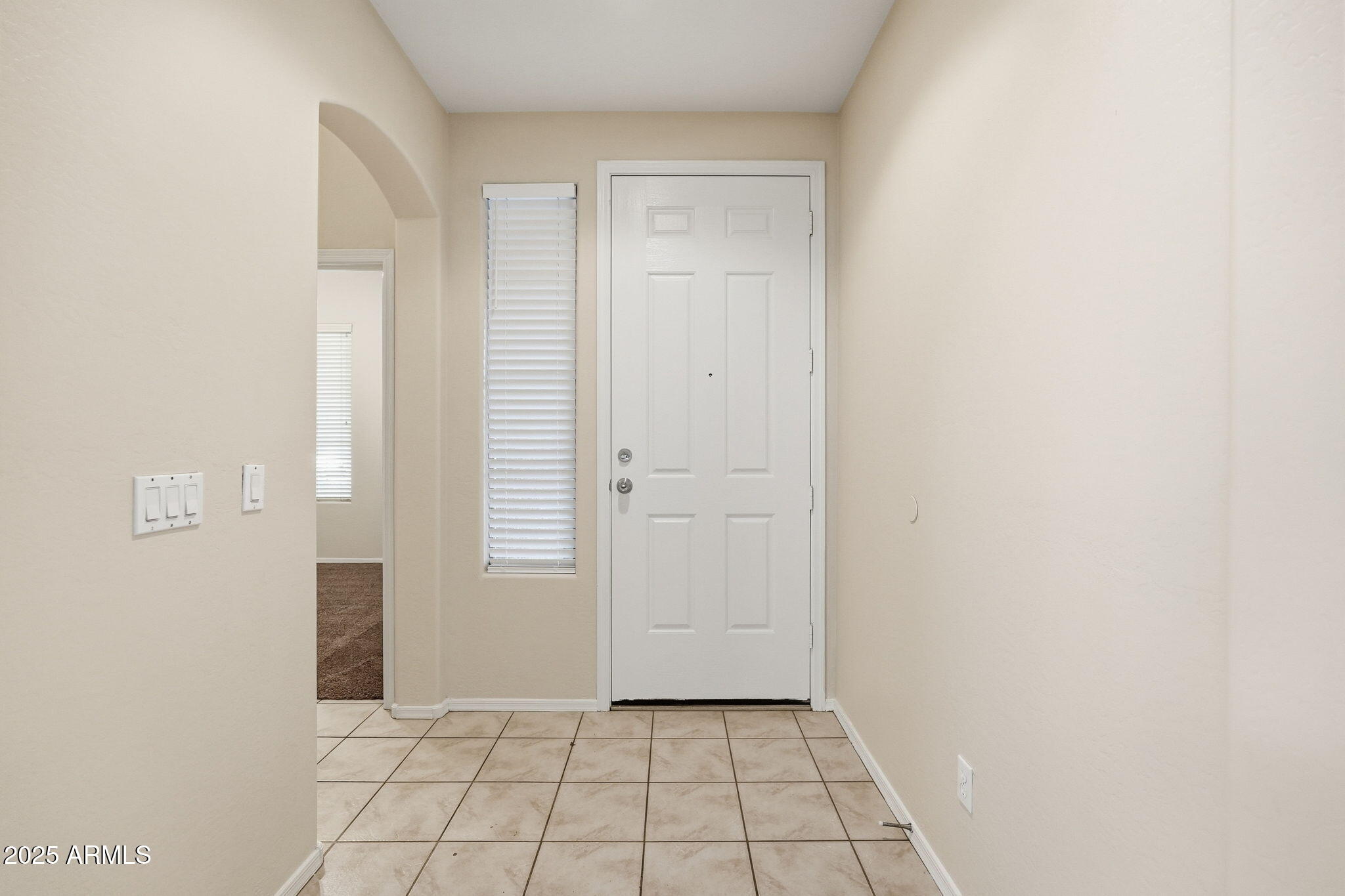 26913 North 85th Drive Peoria, AZ 85383 - Photo 5 of 48 a view of an empty room