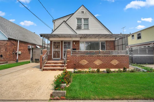 $1,199,999 | 88-11 Sabre Street | Bellerose