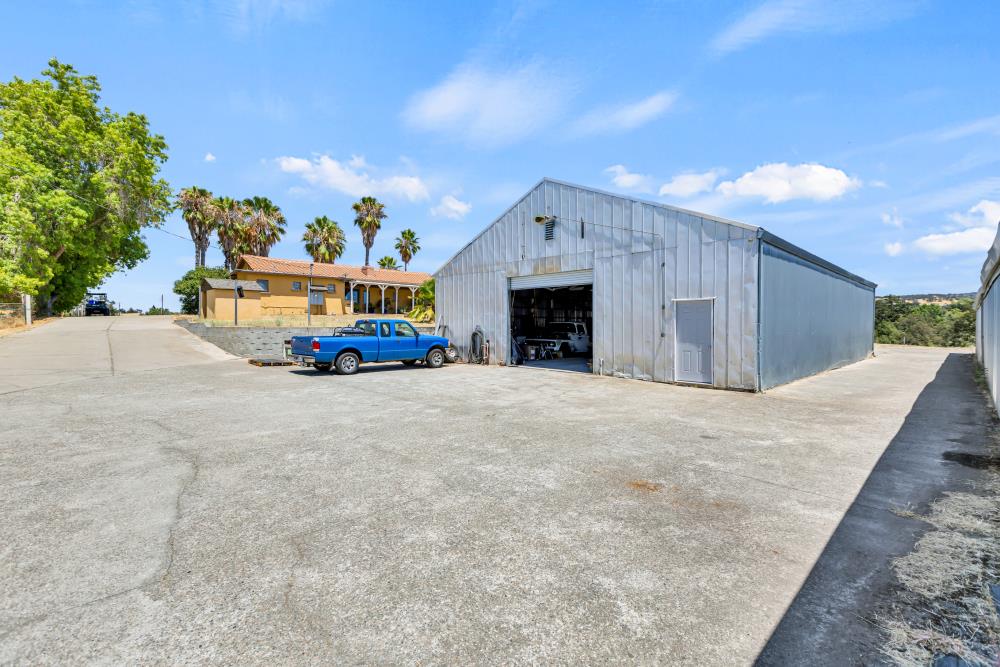 6780 McCourtney Road Lincoln, CA 95648 - Photo 33 of 37 a view of an empty room