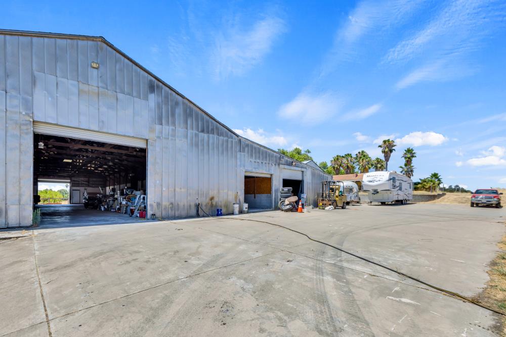 6780 McCourtney Road Lincoln, CA 95648 - Photo 34 of 37 a view of a car garage