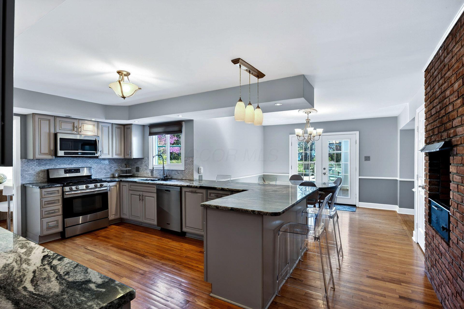 2433 Brookwood Road Columbus, OH 43209 - Photo 14 of 105 Kitchen