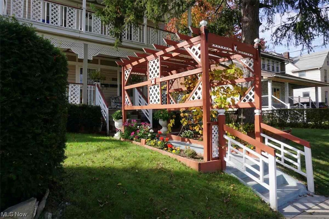 3756 Bosworth Road Cleveland, OH 44111 - Photo 3 of 23 Front walkway