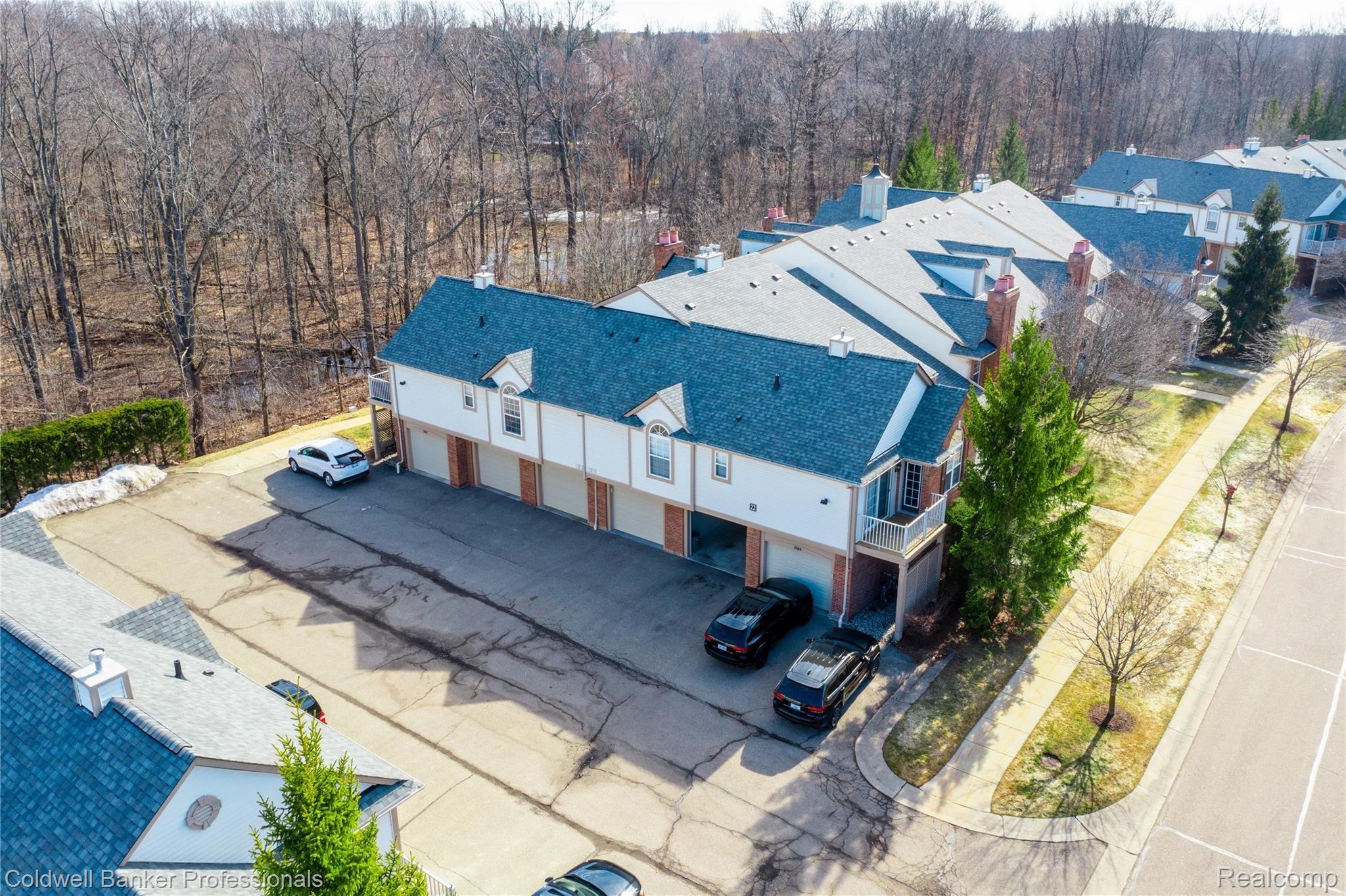 3571 Tremonte Circle Rochester, MI 48306 - Photo 34 of 75 3571_Tremont_Circle_Drone_Large_04.jpg