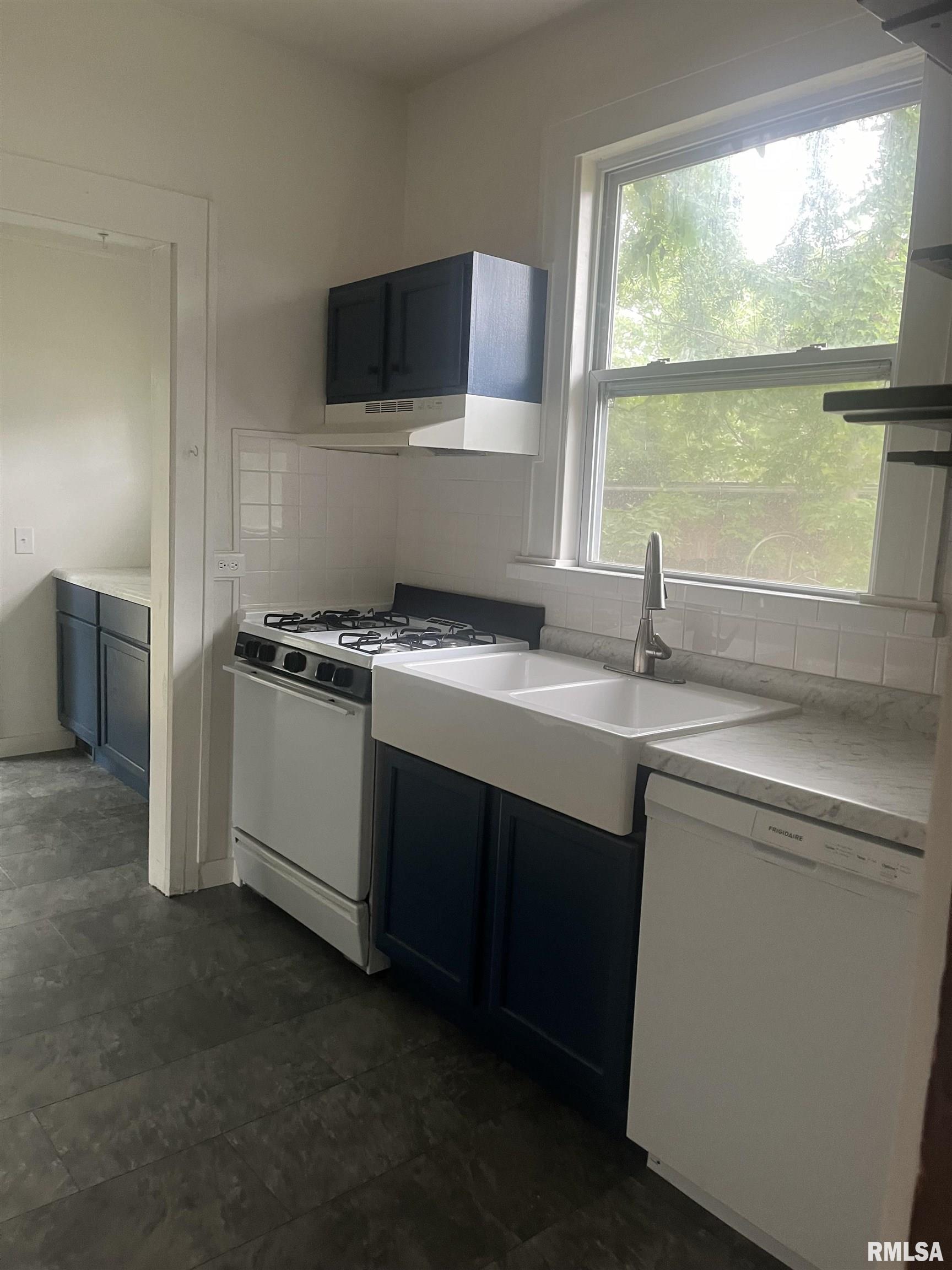 209 North Ward Street Macomb, IL 61455 - Photo 6 of 16