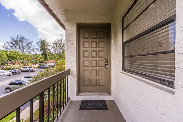 $269,900 | 21529 Cypress Hammock Drive, Unit 35J, Boca Raton, FL 33428
