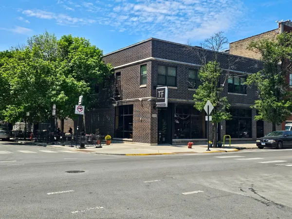 $1,600 | 4100 North Kedzie Avenue, Unit 2E, Chicago, IL 60618